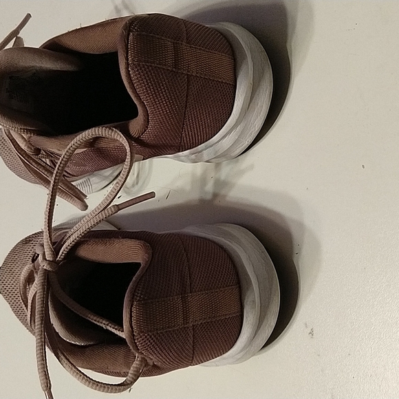 Nike Running Shoes - Picture 5 of 6